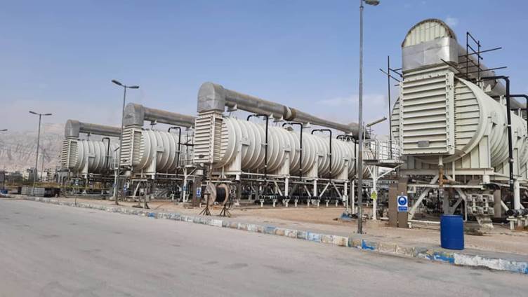 Industrial MED water desalination devices for petrochemicals