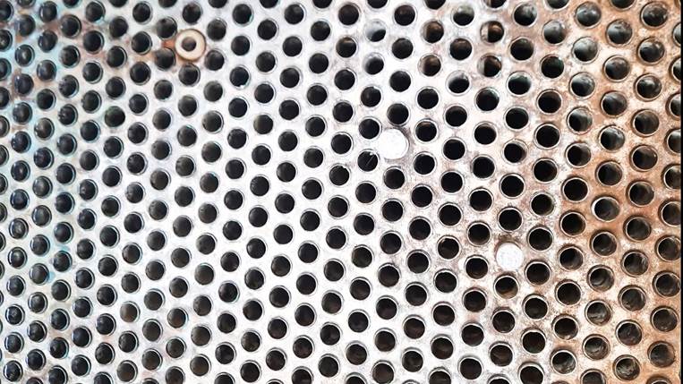 صفحه تمیز آب شیرین کن MSF بعد از رسوب برداری