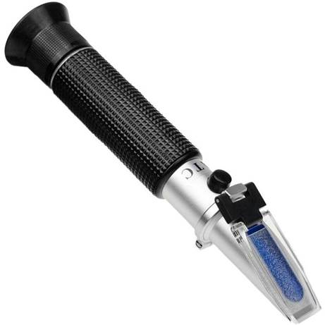 Refractometer for testing the freezing point of antifreeze in the villa Refractometer for testing the freezing point of antifreeze in the villa
